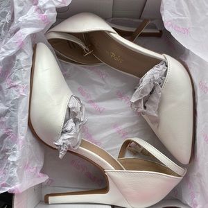 White Point Toe Stilettos With Straps